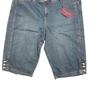 Gloria Vanderbilt Blue Jean Shorts with Relaxed Fit and Knee-Length Style